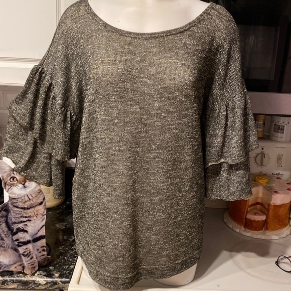 a.n.a Tops - a womens a.n.a. Solid gray stretch regular size knit top XL